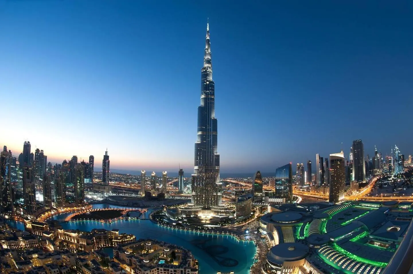 Metropolis View Partition Room Near Internet City Metro Dubai United Arab Emirates