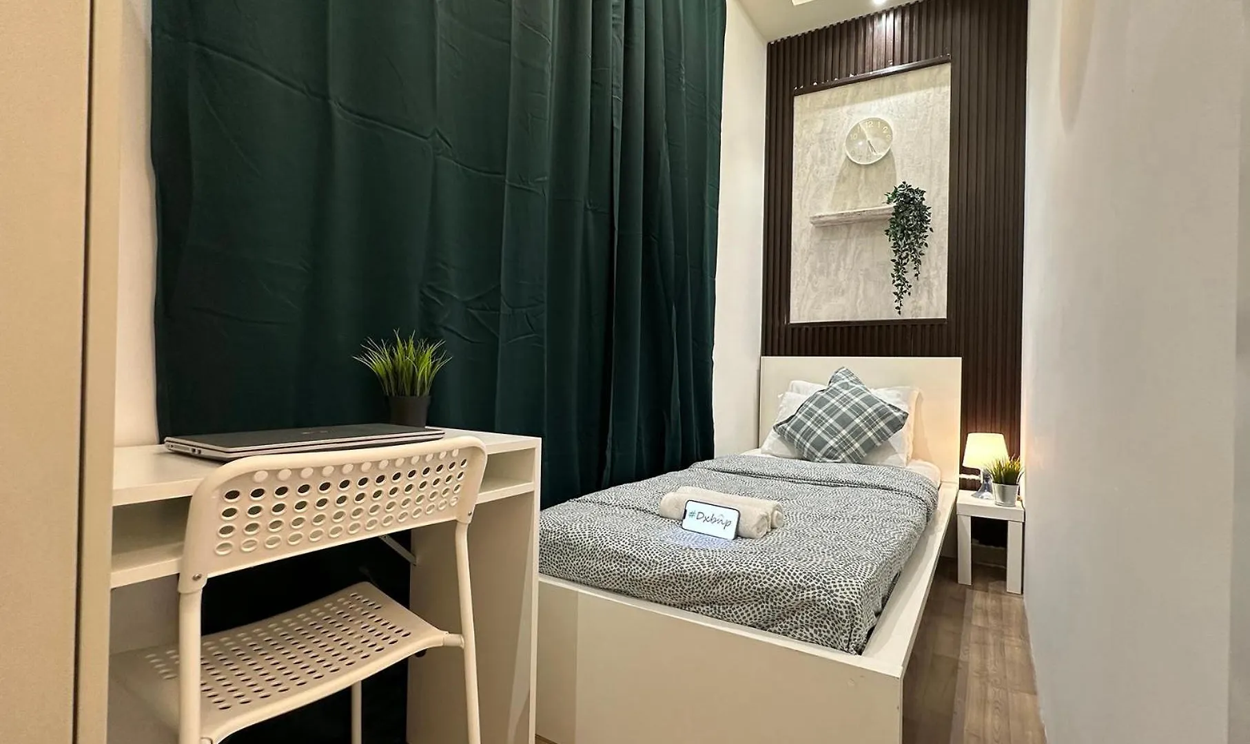 Metropolis View Partition Room Near Internet City Metro Dubai