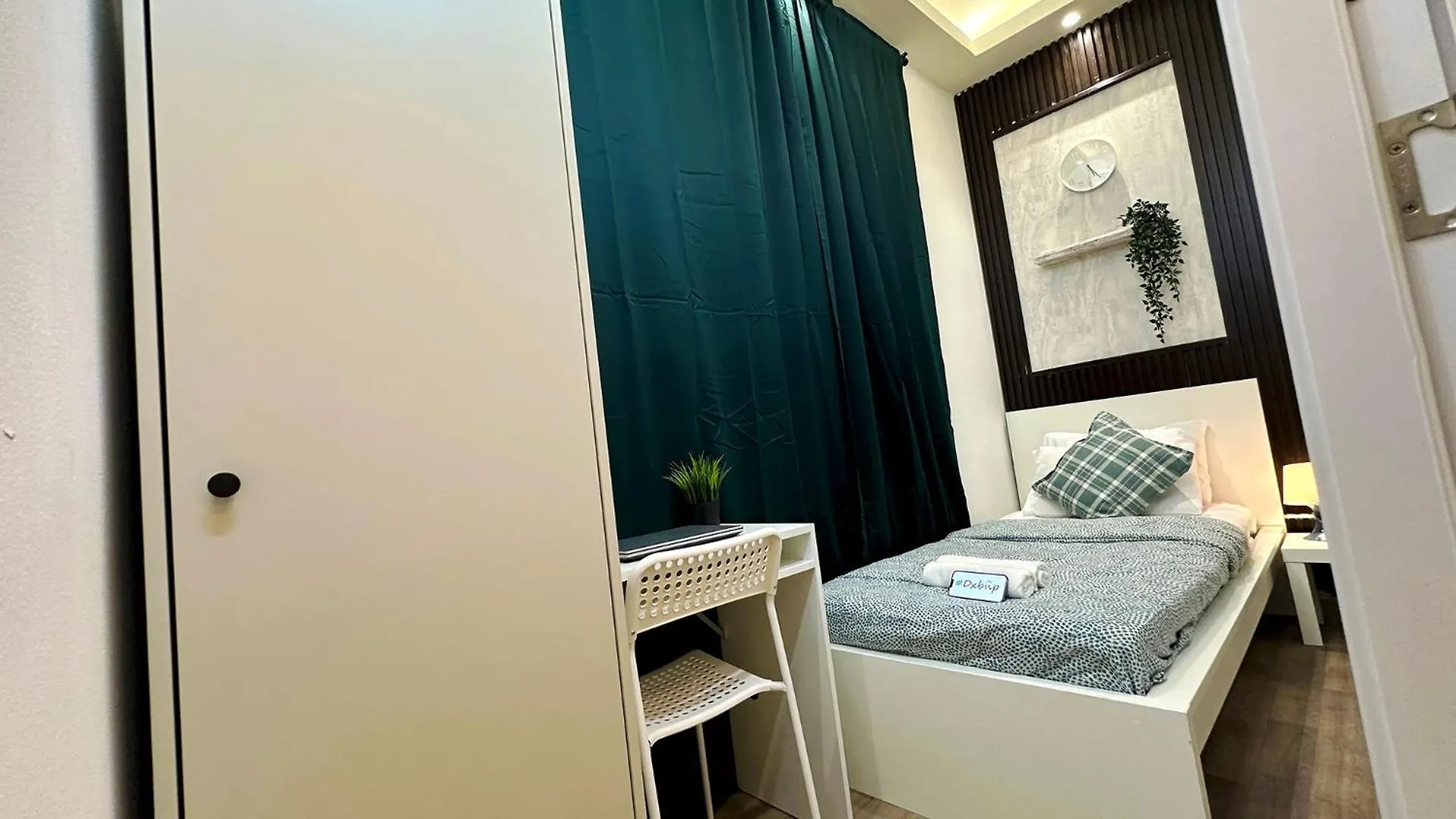 Metropolis View Partition Room Near Internet City Metro Dubai